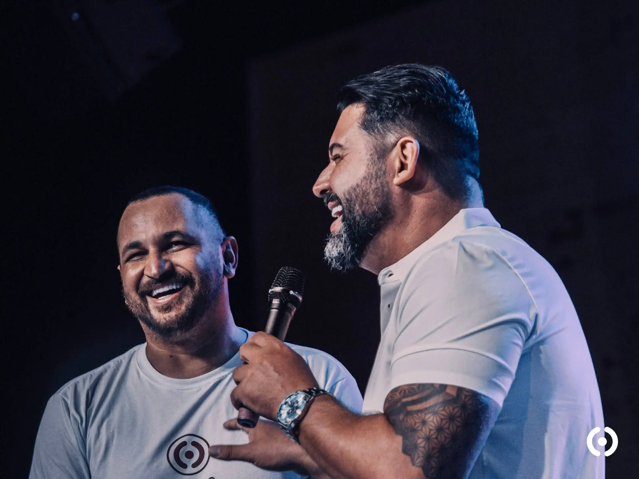 Bispo e pastor Marcelo sorrindo
